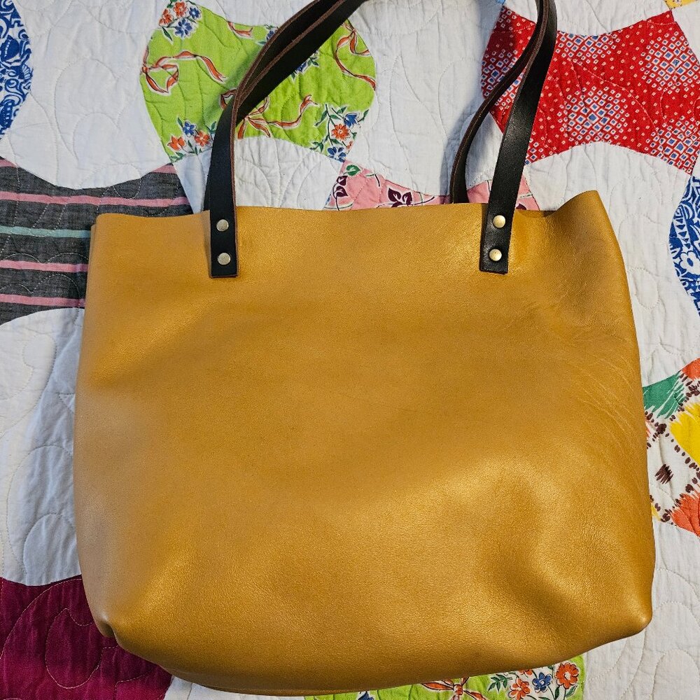 Portland Leather Medium Classic Tote-Honeycomb